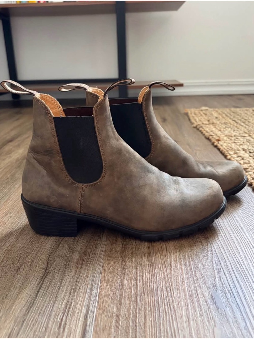 Blundstone Taupe Brown Chelsea Ankle Boots
